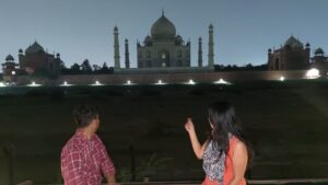 Tour nocturno al Taj Mahal y Agra desde Delhi: en coche